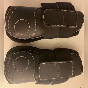 Black open front set of 4 horse boots